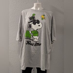 Peanuts Snoopy Kiss Me XXL Mens Shirt NWT